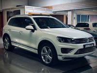 begagnad VW Touareg 4.2 V8 TDI R-Line 4Motion Panorama