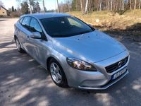 begagnad Volvo V40 D2 LÅGMILARE NYSERVAD SE HIT!!