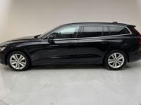 Begagnad Volvo V60 Core 197 HK (144 kW) 2023 Svart Kombi