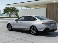 Begagnad BMW i5 M Sport 290 kW (395 HK) 2024 Grå/silver Sedan