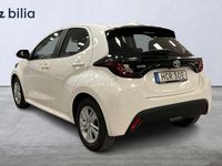 Begagnad Toyota Yaris Hybrid Active 117 HK (86 kW) 2022 Vit Halvkombi