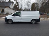 begagnad Mercedes Vito 109 CDI 2,8t MOMSBIL,B-KAM-DVÄR-NYBES