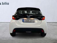 begagnad Toyota Yaris Hybrid 1,5 5D ACTIVE KOMFORTPAKET 2021, Halvkombi