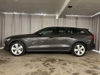 Begagnad Volvo V60 CC Core 197 HK (144 kW) 2023 Grå Kombi