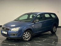Begagnad Ford Focus 116 HK (85 kW) 2005 Blå Kombi
