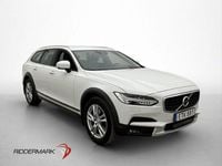 Begagnad Volvo V90 CC Momentum 190 HK (139 kW) 2017 Vit Kombi