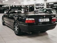 Begagnad BMW 328 193 HK (141 kW) 1999 Svart Cab