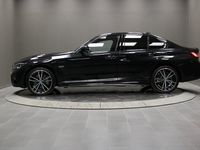 begagnad BMW 328 330e xDrive Sedan Model M Sport Dragkrok 2022, Sedan