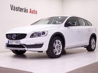 Begagnad Volvo V60 CC Momentum 190 HK (139 kW) 2016 Vit Kombi
