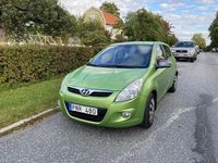 Begagnad Hyundai i20 Premium 78 HK (57 kW) 2012 Grön Halvkombi