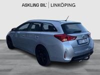 Begagnad Toyota Auris Active 132 HK (97 kW) 2013 Silver Kombi