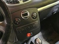 Begagnad Renault Clio R.S. 75 HK (55 kW) 2010 Halvkombi