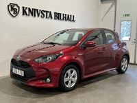 Begagnad Toyota Yaris Hybrid Active 116 HK (85 kW) 2021 Röd Halvkombi