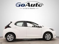 Begagnad Toyota Yaris 2023 Vit Halvkombi