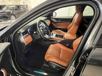 Begagnad Jaguar F-Pace 300 HK (220 kW) 2023 Grå SUV