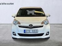 Begagnad Toyota Verso-S 99 HK (72 kW) 2012 Vit Minibuss