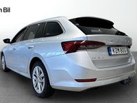 Begagnad Skoda Octavia Ambition 150 HK (110 kW) 2023 Ljusgrå (brilliant silver metallic) Kombi