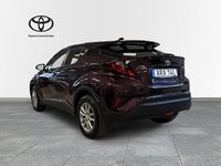 Begagnad Toyota C-HR Active 122 HK (89 kW) 2022 Lilla metallic SUV
