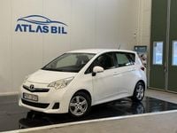 Begagnad Toyota Verso-S Multidrive S 99 HK (72 kW) 2013 Vit Minibuss