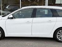Begagnad Peugeot 308 SW Allure 131 HK (96 kW) 2019 Vit Kombi