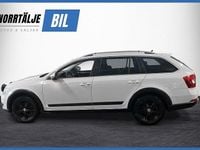 Begagnad Skoda Octavia Scout 150 HK (110 kW) 2015 Vit Kombi