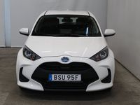 begagnad Toyota Yaris Hybrid AUT Backkamera V-Hjul 2021, Halvkombi