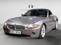 Begagnad BMW Z4 232 HK (170 kW) 2003 Ljusgrå Cab