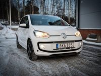 Begagnad VW up! high up! 75 HK (55 kW) 2014 Vit Halvkombi
