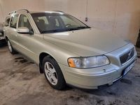 Begagnad Volvo V70 Kinetic 170 HK (125 kW) 2006 Brun Kombi