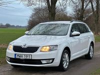 Begagnad Skoda Octavia Ambition 110 HK (80 kW) 2015 Vit Kombi