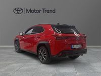 Begagnad Lexus UX 250h Sport Design Packet 186 HK (136 kW) 2022 Röd SUV