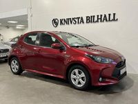 Begagnad Toyota Yaris Hybrid Active 116 HK (85 kW) 2021 Röd Halvkombi