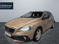 Begagnad Volvo V40 Momentum 179 HK (131 kW) 2013 Brun Halvkombi
