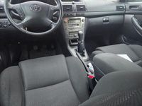 Begagnad Toyota Avensis 147 HK (108 kW) 2003 Kombi