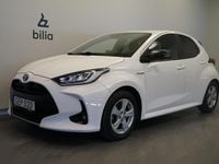 Begagnad Toyota Yaris Hybrid Style 117 HK (86 kW) 2020 Vit Halvkombi