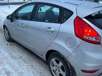 Begagnad Ford Fiesta 75 HK (55 kW) 2010 Halvkombi