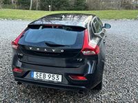 begagnad Volvo V40 T3 Momentum *6 800 mil* | Fullservad | S/V hjul