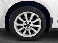 Begagnad Ford Focus Titanium 101 HK (74 kW) 2015 Grå Kombi