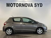 Begagnad Toyota Yaris Hybrid Active 101 HK (74 kW) 2017 Grå