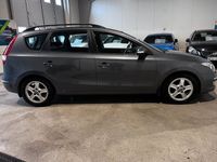 begagnad Hyundai i30 cw 1.6 CRDi 116hk | Bes | Nyservad | Lågmil