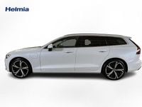 Begagnad Volvo V60 Core 253 HK (186 kW) 2022 Vit Kombi