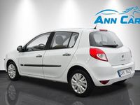 Begagnad Renault Clio R.S. 75 HK (55 kW) 2010 Silver Halvkombi