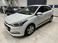 Begagnad Hyundai i20 Comfort 84 HK (61 kW) 2016 Vit Halvkombi