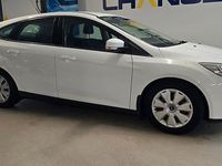 Begagnad Ford Focus Trend 116 HK (85 kW) 2014 Vit Halvkombi