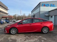 Begagnad Toyota Prius Plug-in Hybrid 122 HK (89 kW) 2019 Röd Halvkombi