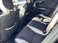 Begagnad Volvo V60 180 HK (132 kW) 2012 Svart metallic Kombi