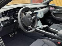 Begagnad Audi Q8 e-tron S-Line 300 kW (408 HK) 2024 Chronosgrå metallic SUV