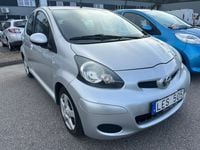 Begagnad Toyota Aygo 68 HK (50 kW) 2010 Silver Halvkombi