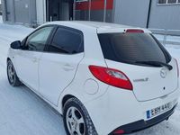 Begagnad Mazda 2 86 HK (63 kW) 2008 Vit Halvkombi