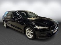 Begagnad Volvo V60 Momentum 197 HK (144 kW) 2021 Svart Kombi